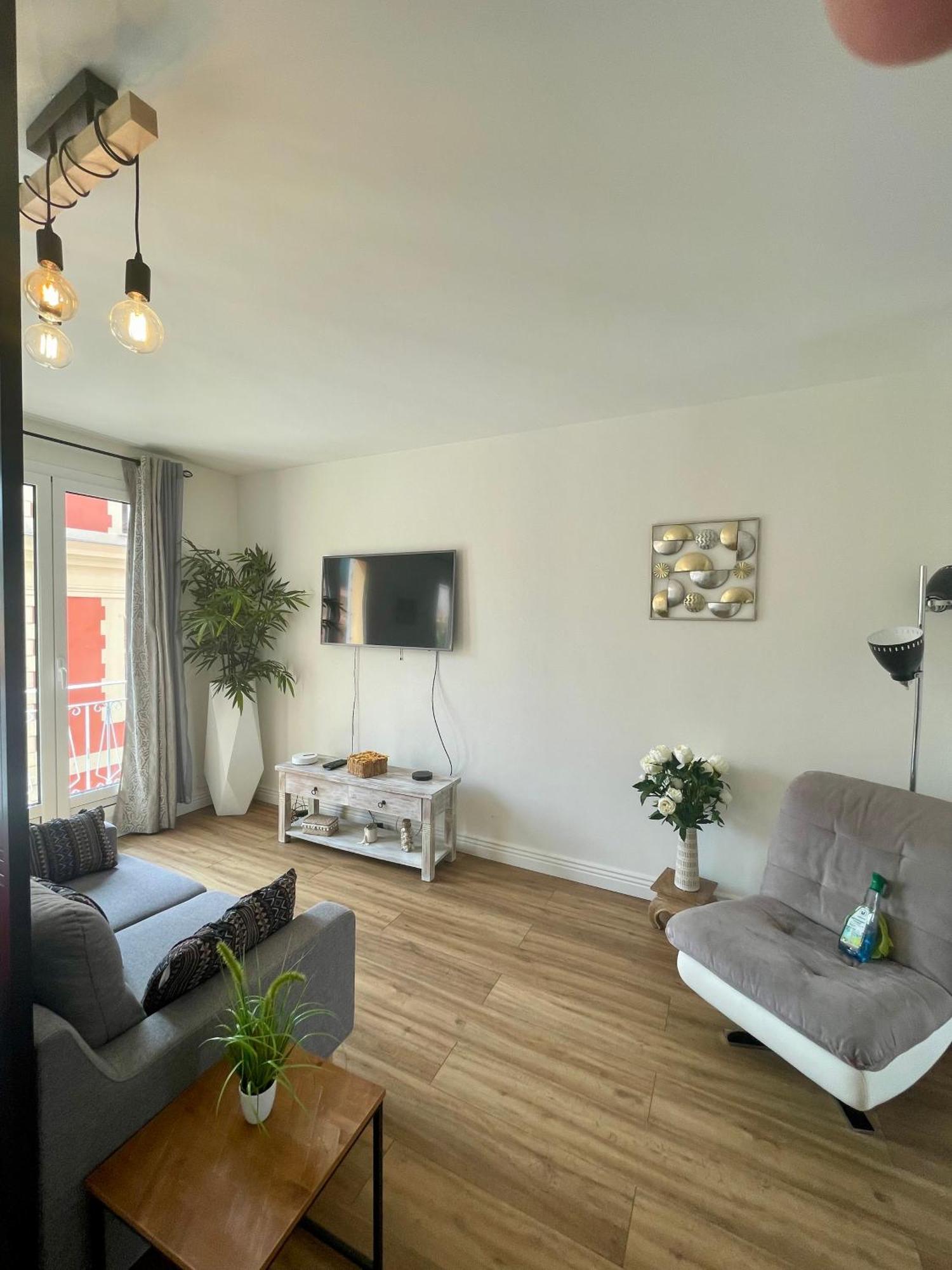 Le Verlaine, Studio En Centre Ville A Deux Minutes Des Plages Menton Dış mekan fotoğraf